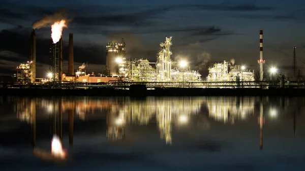 Fabriek Met Luchtverontreiniging Olie Industrie — Stockfoto