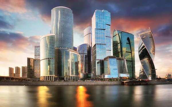 Arranha Céus Centro Negócios Moscou City Rio Moscou Moscou Noite — Fotografia de Stock