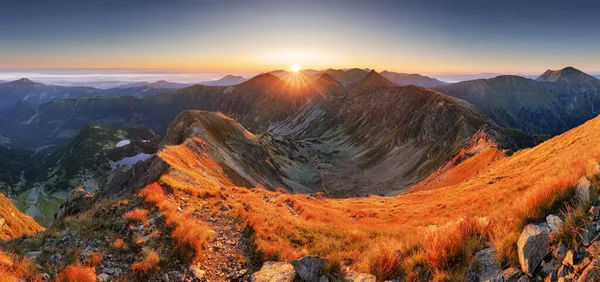 Slowakije Berglandschap Bij Dramatische Zonsondergang Panorama Van Rohace Tatras — Stockfoto