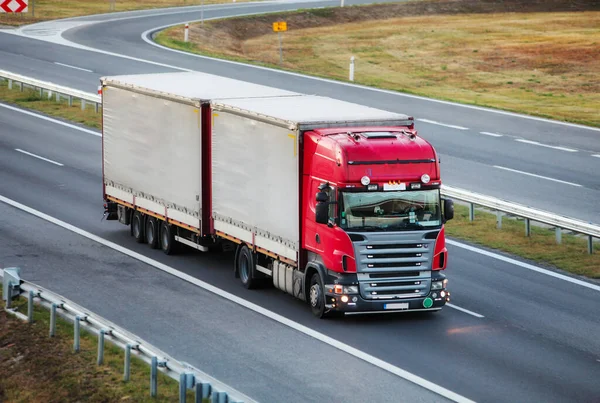 Ruck Kontenerem Autostradzie Koncepcja Transportu Ładunków — Zdjęcie stockowe