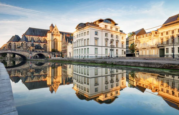 Belgio Gand Canale Gli Edifici Medievali Nella Famosa Città Turistica — Foto Stock