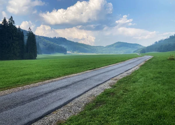 Slovakya Muranska Düzlemi Yeşil Dağ Manzarası — Stok fotoğraf