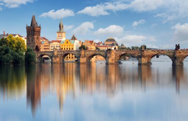 Prag 'daki Charles Köprüsü