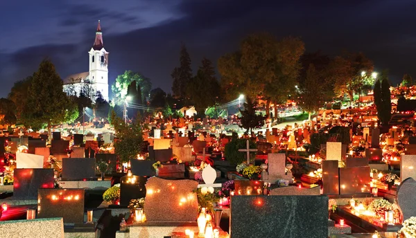 Cimitero con tombe — Foto Stock