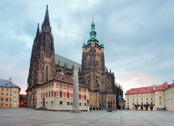 St. Vituskathedraal in Praag kasteel in Praag — Stockfoto