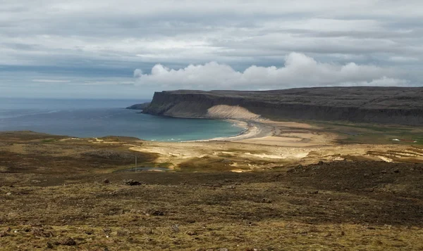 Fjordar stiga från havet i halvön westfjords — Stockfoto