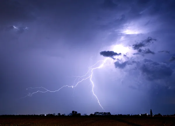 Blitzschlag und Sturm — Stockfoto