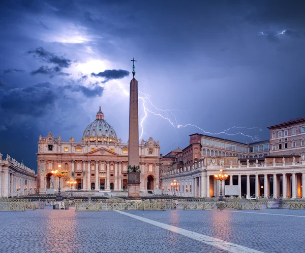 Vaticano, Roma con un fulmine — Foto Stock