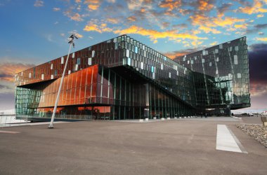 Reykjavik, İzlanda - Haziran 9: harpa konser hal twilight sahne