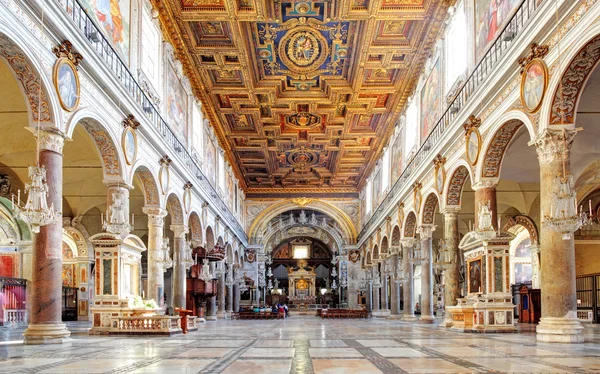 Rom, marsch - 21: innenraum der kirche santa maria aracoeli. Marsch — Stockfoto