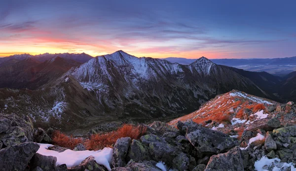 Tatra montaña al atardecer — Foto de Stock