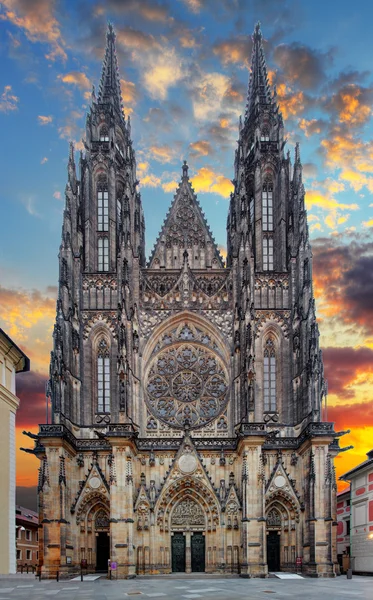 Καθεδρικός Ναός Αγίου Βίτου στο κάστρο της Πράγας, στην Πράγα — Φωτογραφία Αρχείου