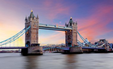 Londra 'daki kule köprüsü.