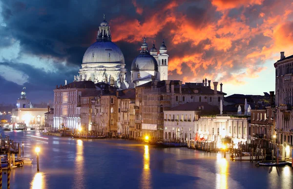 Venecia - Gran Canal y Basílica Santa Maria della Salute —  Fotos de Stock