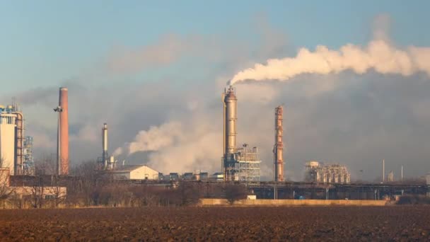 Pollution de l'air en usine - temps écoulé et mouvement — Video