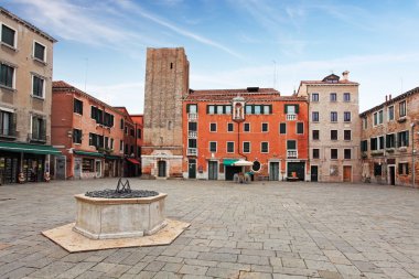 Kare - Campo Santa Margherita Venedik