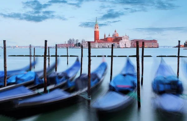 Góndolas con vista a San Giorgio Maggiore, Venecia, Italia — Foto de Stock