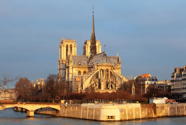 Notre Dame při východu slunce - Paříž, Francie — Stock fotografie