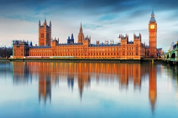 Casas del Parlamento - Big ben, Inglaterra, Reino Unido — Foto de Stock