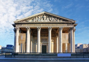 Pantheon paris mavi gökyüzü ile