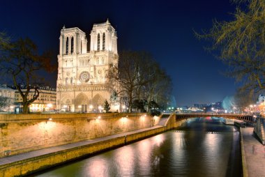 Notre dame Katedrali, paris, Fransa, alacakaranlıkta