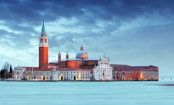 Gondolák, kilátással a San Giorgio Maggiore, Velence, Olaszország — Stock Fotó