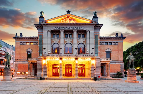 Nationaal Theater van Oslo, Noorwegen — Stockfoto