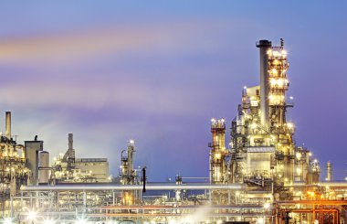Petrol rafineri, Petrokimya endüstrisi gece çekimi