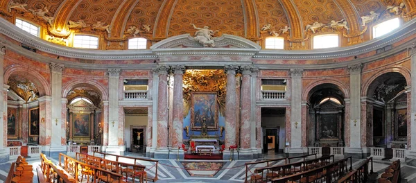 Interior de Roma en la iglesia santa Andrea al Quirinale — Foto de Stock