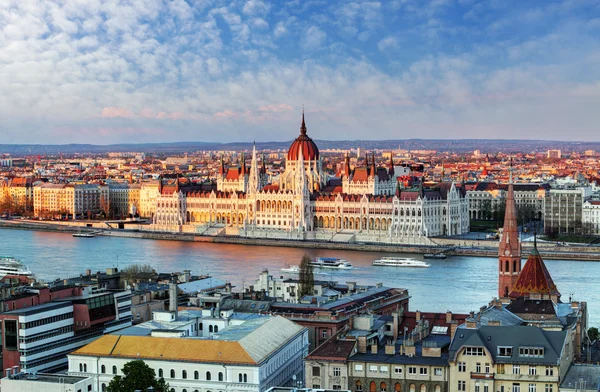 Budapest cityscape with parliament, Hungary — Zdjęcie stockowe