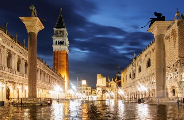 Praça San Marco à noite, Veneza Itália . — Fotografia de Stock