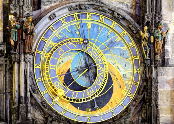 Pražský orloj (orlojem) v staré město pražské — Stock fotografie