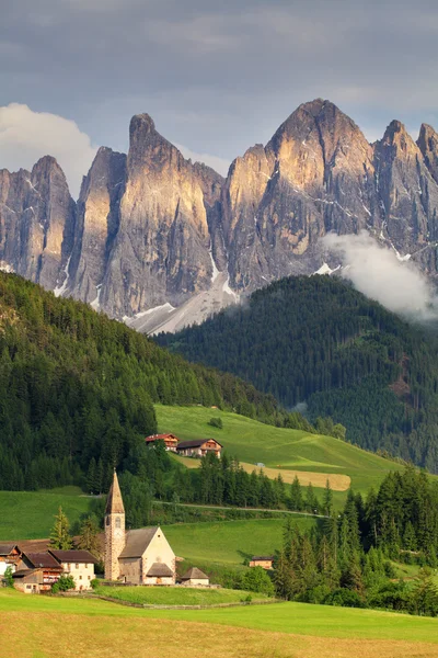 Itália dolomites - Val di Funes — Fotografia de Stock