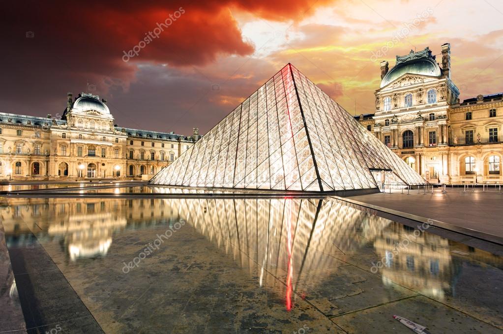 louvre #hashtag