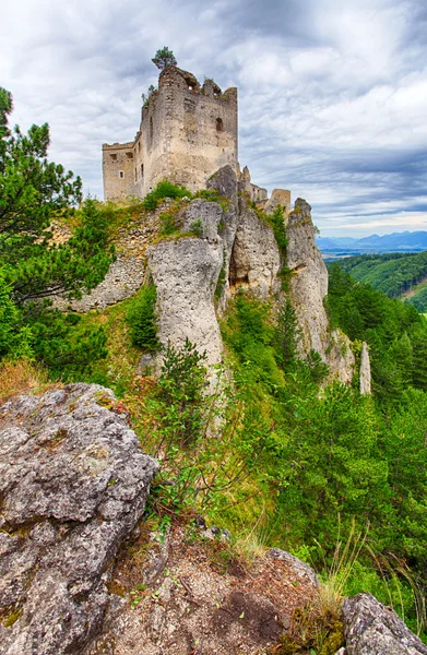 Rovina del castello Lietava — Foto Stock