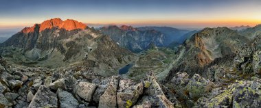 Tatras - Gerlach zirvesinde gündoğumu, dağ manzaraları