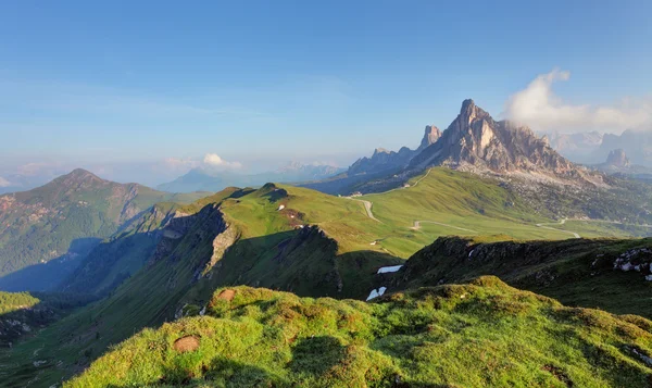 Mountain Panorama of the Dolomites as viewed from passo di Giau — Stock Photo, Image