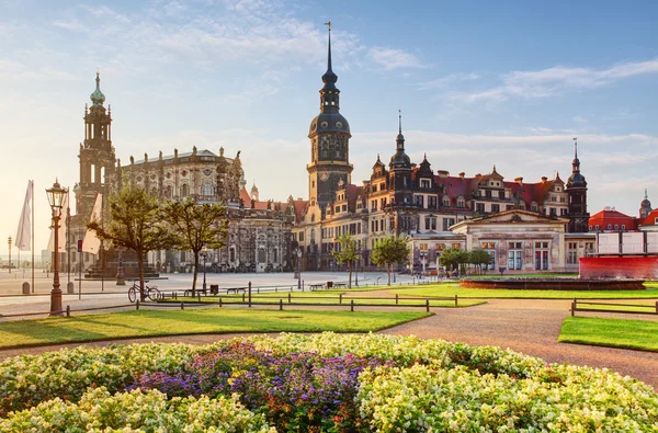 Plaza Dresde al amanecer - Hofkirche — Foto de Stock