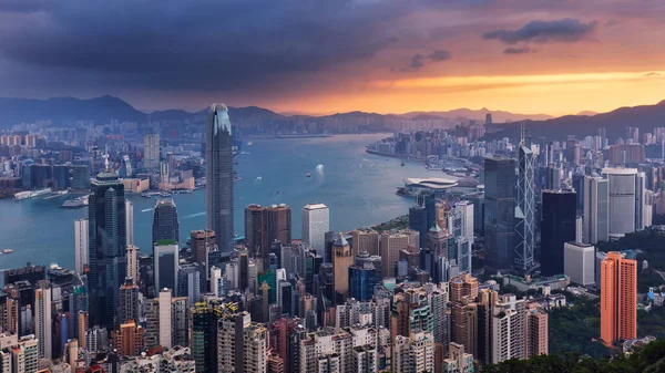 Victoria tepesinden Hong Kong silueti