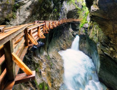 Alplerdeki Autria şelalesi, Kaprun 'daki Sigmund Thun Gorge şelalesi ve kanyonu.