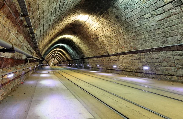 Demiryolu ile tünel ve tramvay — Stok fotoğraf