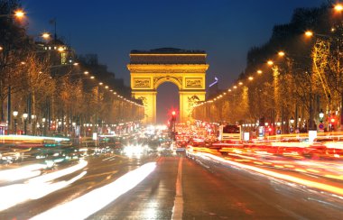 Arc De Triomphe ve hafif izler, Paris