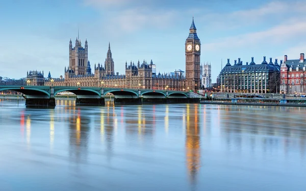 Londres - Big ben y las cámaras del parlamento, Reino Unido — Foto de Stock