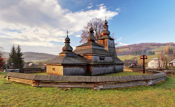 Eslovaquia - Iglesia de madera en Bodruzal — Foto de Stock