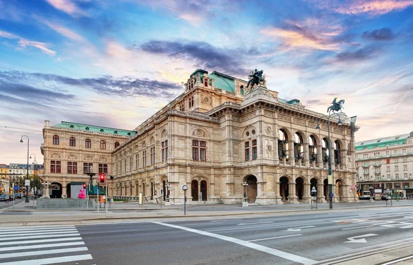 Státní opera Praha na úsvitu - Vídeň - Rakousko — Stock fotografie