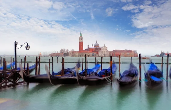 Góndolas con vista a San Giorgio Maggiore, Venecia, Italia — Foto de Stock