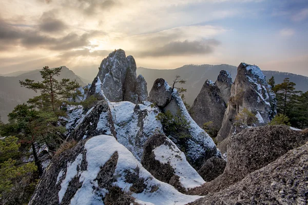 Montagna in autunno inverno in Slovacchia — Foto Stock