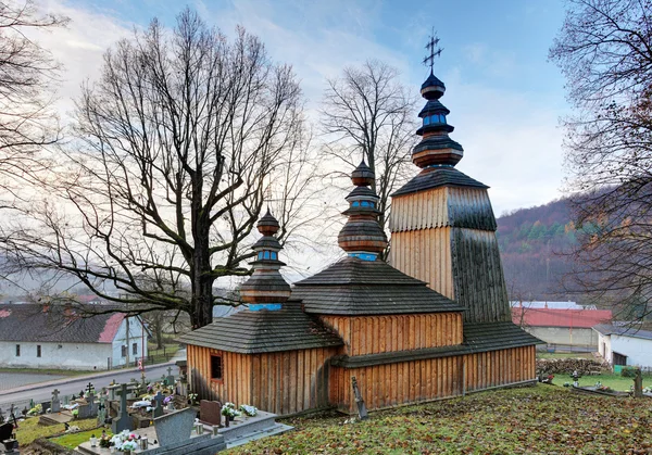 Slovacia - biserică de lemn din Hunkovce lângă Svidnik — Fotografie, imagine de stoc