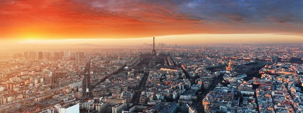 Panorama de París al atardecer, paisaje urbano —  Fotos de Stock