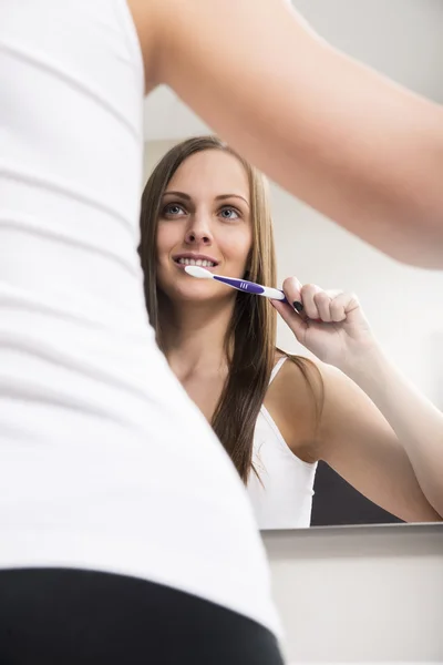 Mujer en el baño —  Fotos de Stock